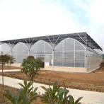 Muovinen vihreä talo